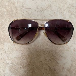 Door aviator sunglasses